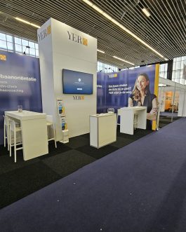 Bedrukte beurswand afwijkende afmeting