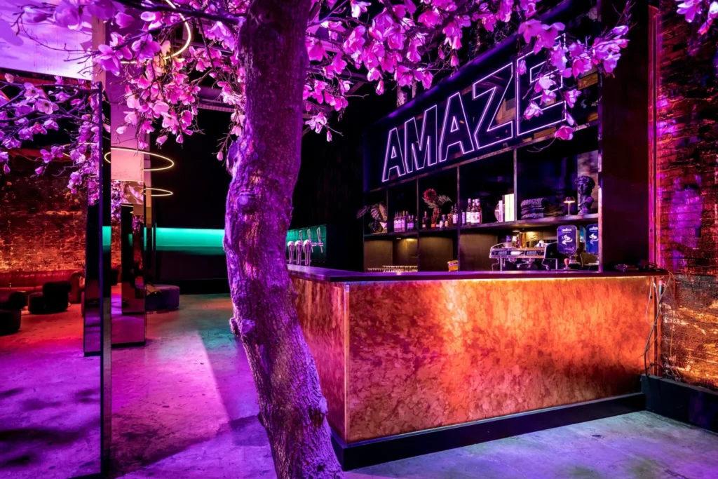 AMAZE Amsterdam — Bar / Lounge — Entrance and reception 1