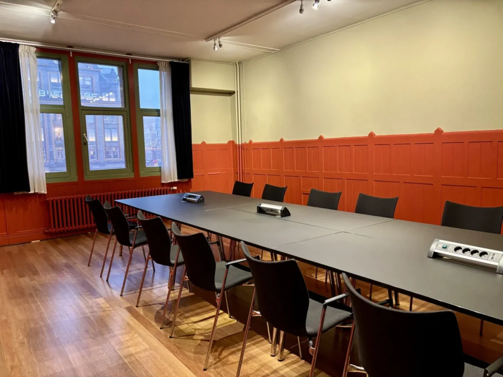 Beurs van Berlage Amsterdam — Red Room — Photo 1