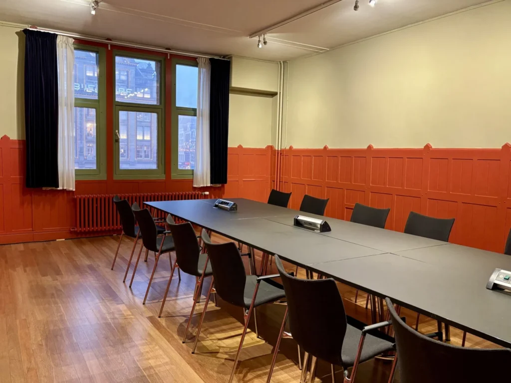 Beurs van Berlage Amsterdam — Red Room — Photo 3