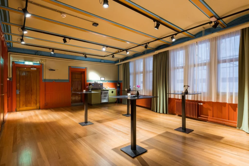 Beurs van Berlage Amsterdam — Red Room Lounge — Photo 2
