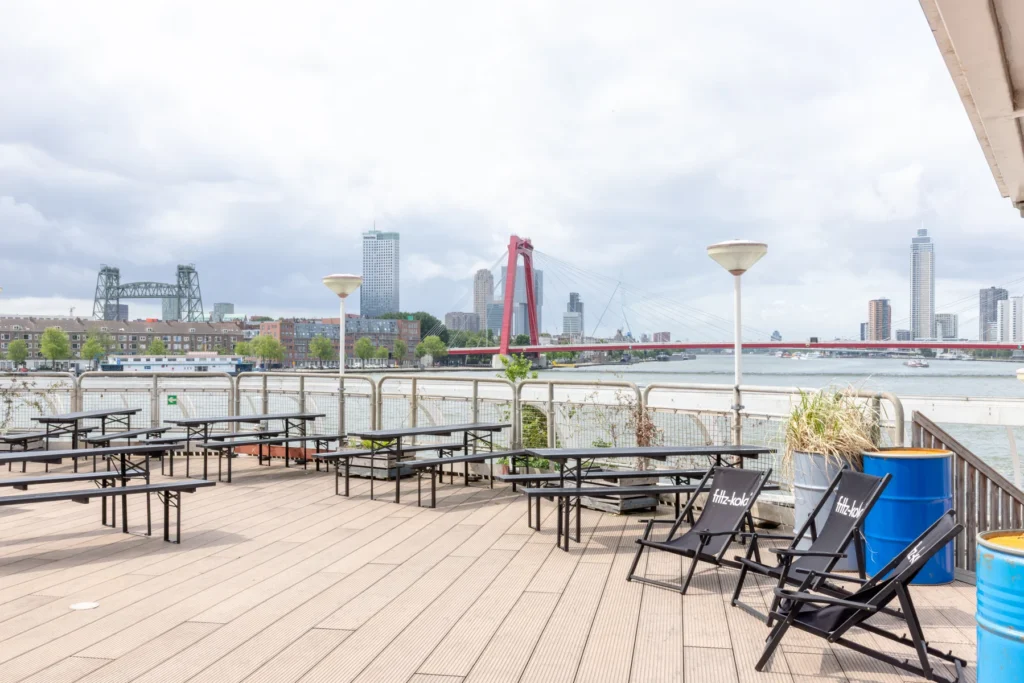 BlueCity (Tropicana-gebouw) – locatie – foto 2