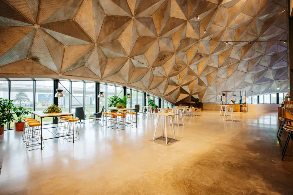 Circa Amsterdam — Foyer and bars — Entrance and reception 2