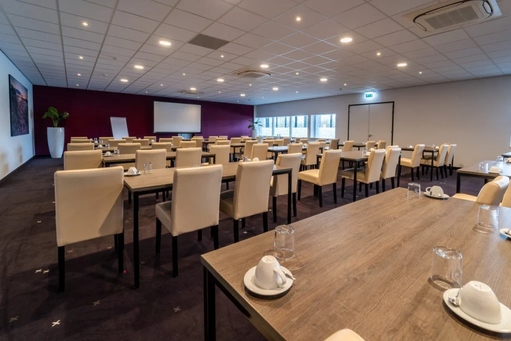 De Bonte Wever Assen — Magenta — Photo 1