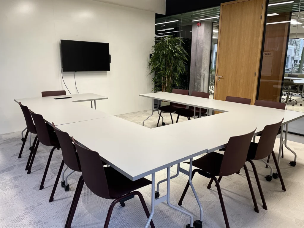 Dotslash Utrecht – locatie – Meetingroom ./disrupt U-opstelling