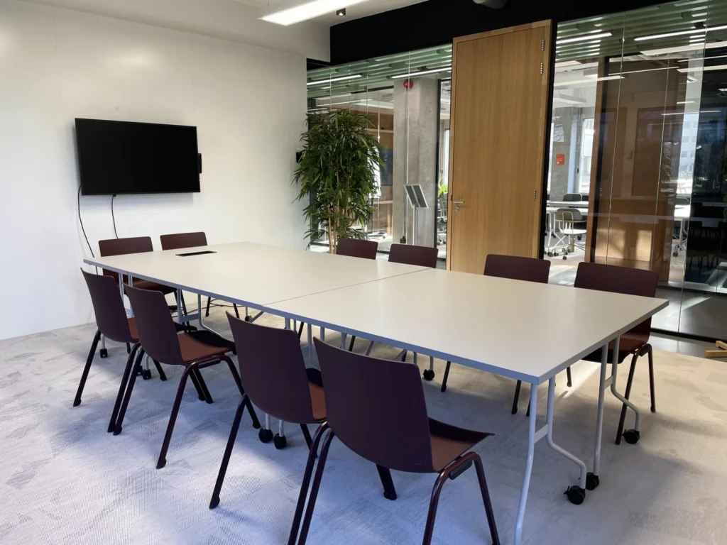 Dotslash Utrecht – locatie – Meetingroom ./disrupt blok-opstelling