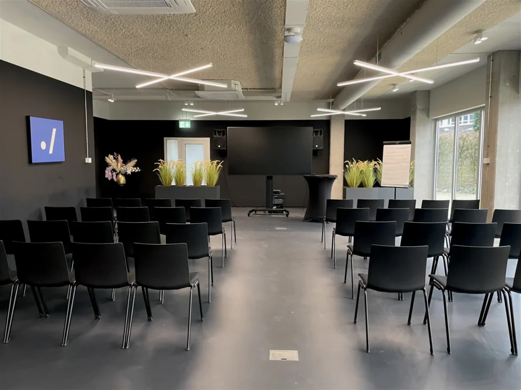 Dotslash Utrecht – locatie – Event Space 2 Theater-opstelling (1)