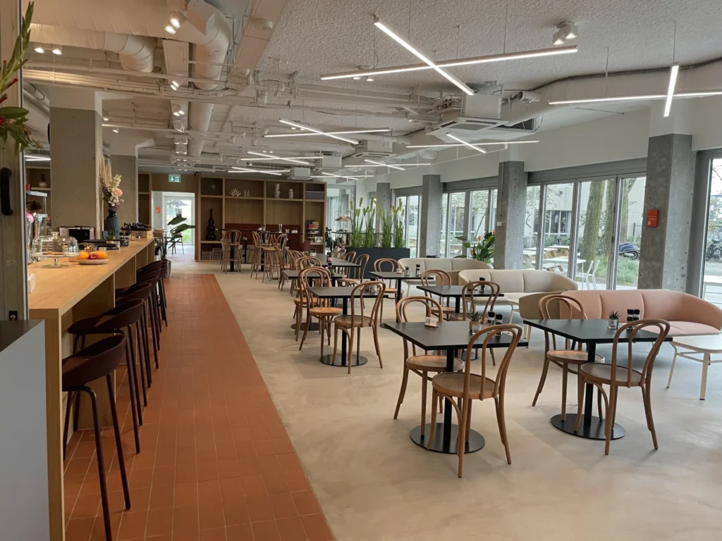 Dotslash Utrecht restaurant (1)