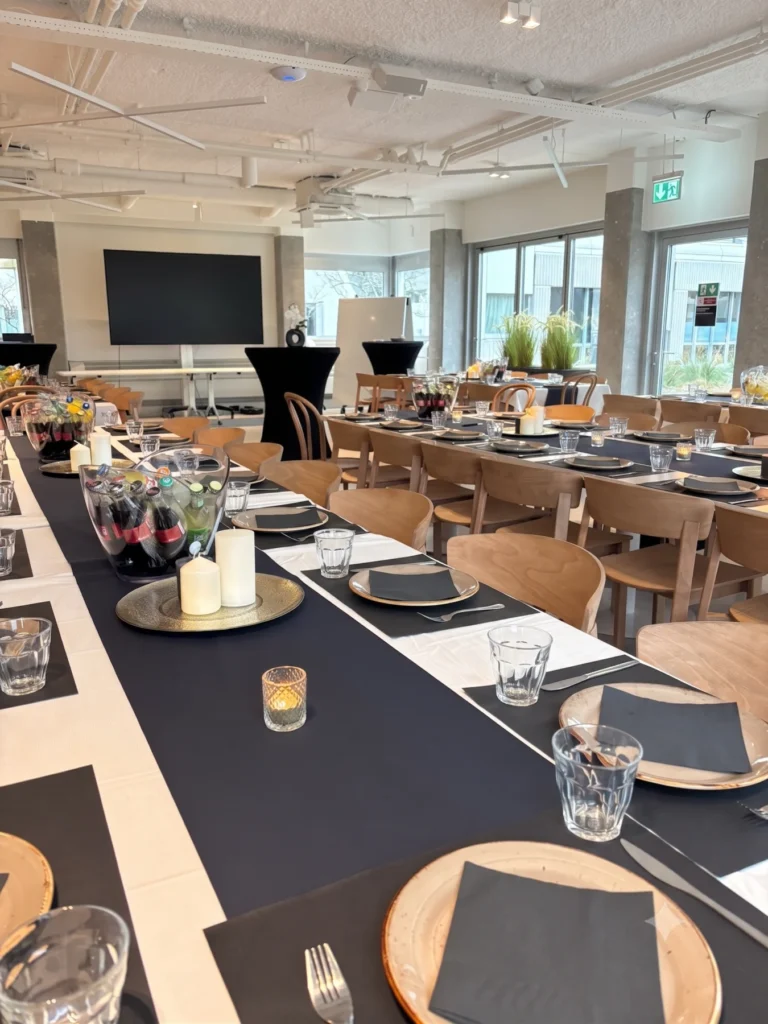 Dotslash Utrecht – locatie – The Backspace Diner-opstelling