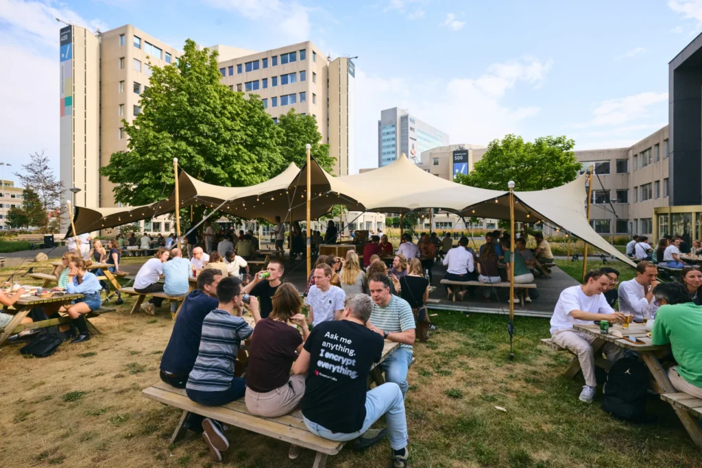Dotslash Utrecht – locatie – Dotslash campus tijdens Zomer BBQ (1)