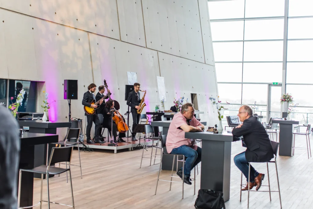 ijVENUES & Movenpick Hotel Amsterdam City Centre — B - Atrium — Catering 1