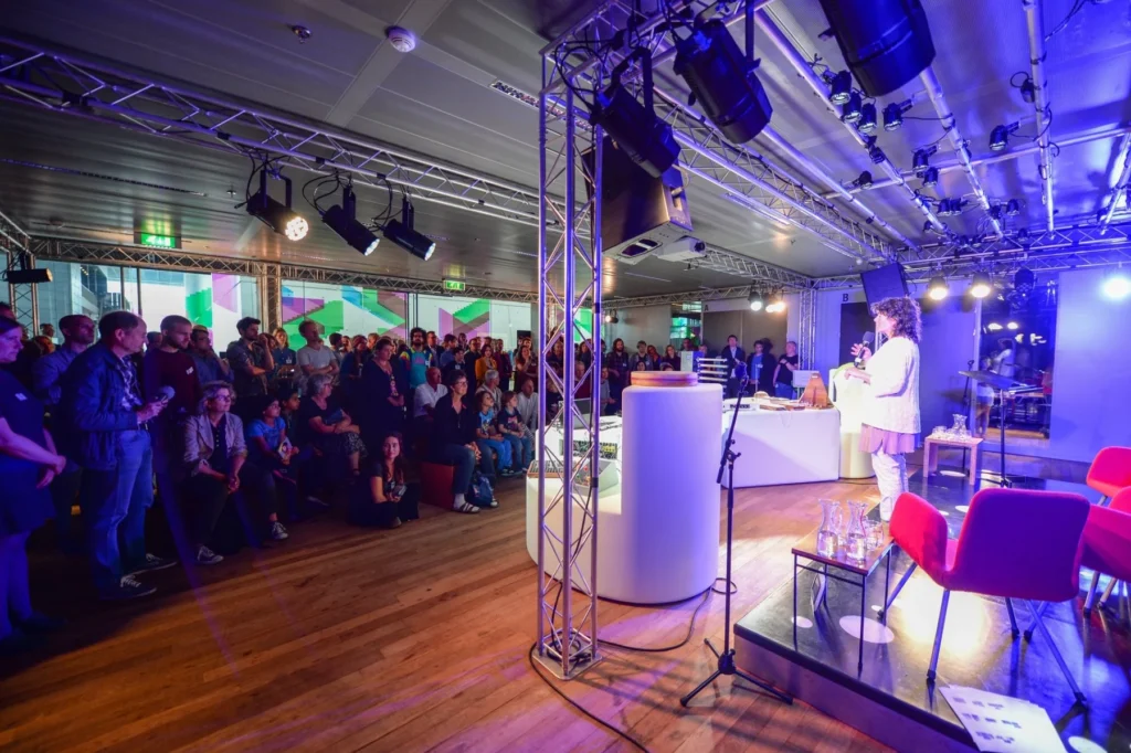 ijVENUES & Movenpick Hotel Amsterdam City Centre — B - Atrium Hall — Interior 3