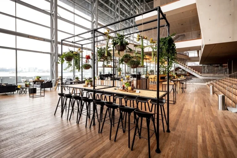 ijVENUES & Movenpick Hotel Amsterdam City Centre – B - Entreehal – -DSC2396