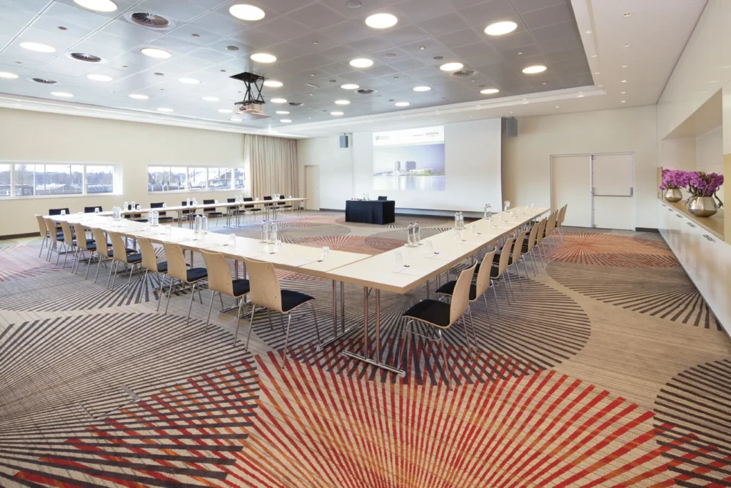 ijVENUES & Movenpick Hotel Amsterdam City Centre – C - Zurich – 2.-Zurich-Rooms-U-Shape