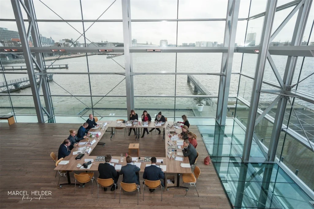 ijVENUES & Movenpick Hotel Amsterdam City Centre – locatie – foto 6
