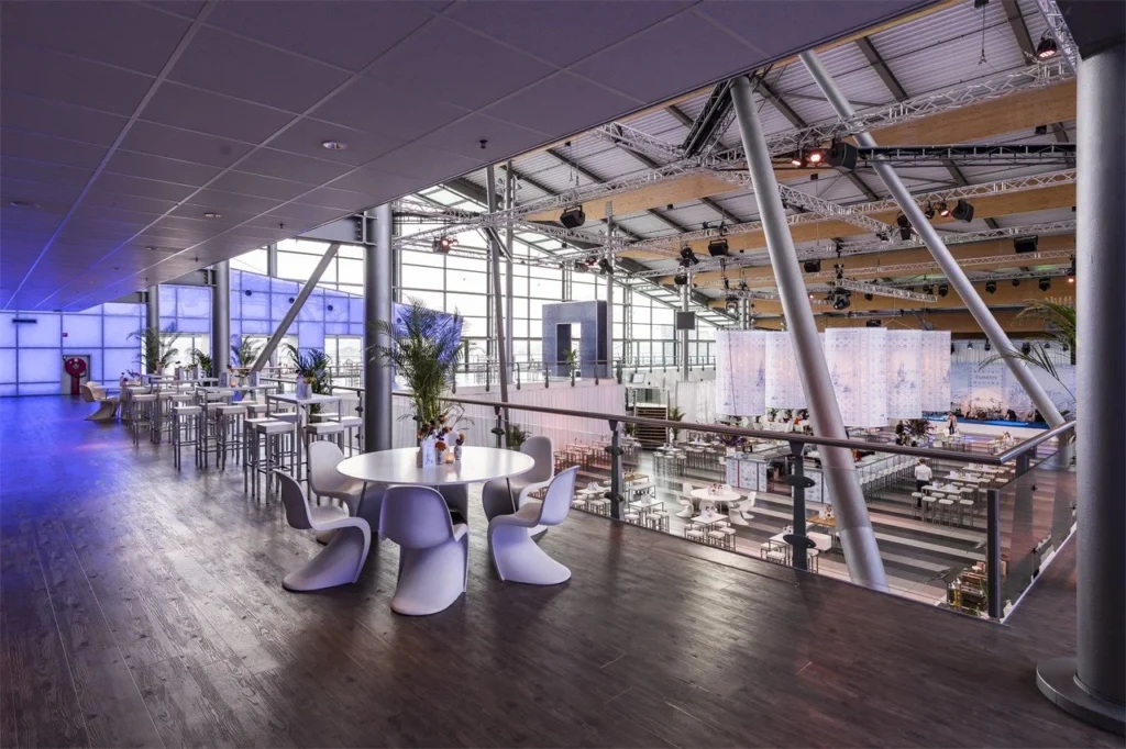 ijVENUES & Movenpick Hotel Amsterdam City Centre – locatie – foto 14