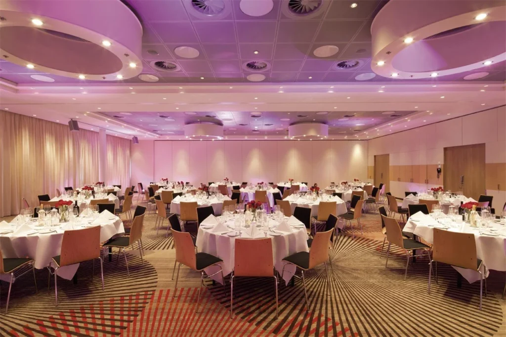 ijVENUES & Movenpick Hotel Amsterdam City Centre – locatie – foto 20