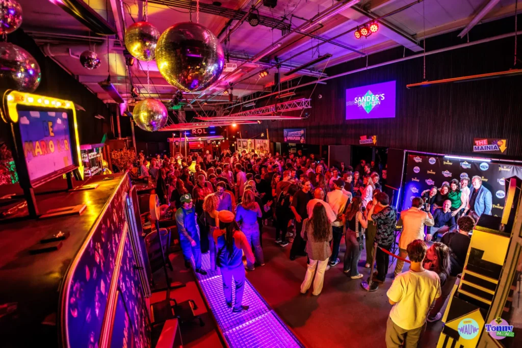 LIEF Amsterdam – The Pit – LIEF-Amsterdam-PIT-Feest-kleurrijk-tonymedia