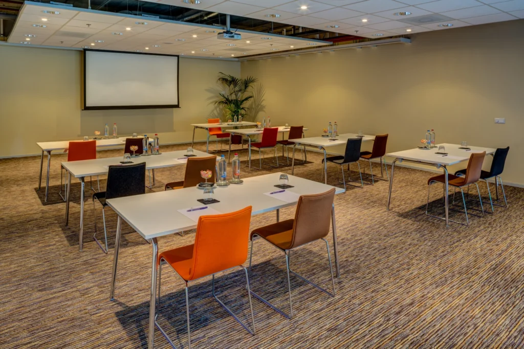 Lumen Hotel & Events — Meetingroom 28 — Interior 1