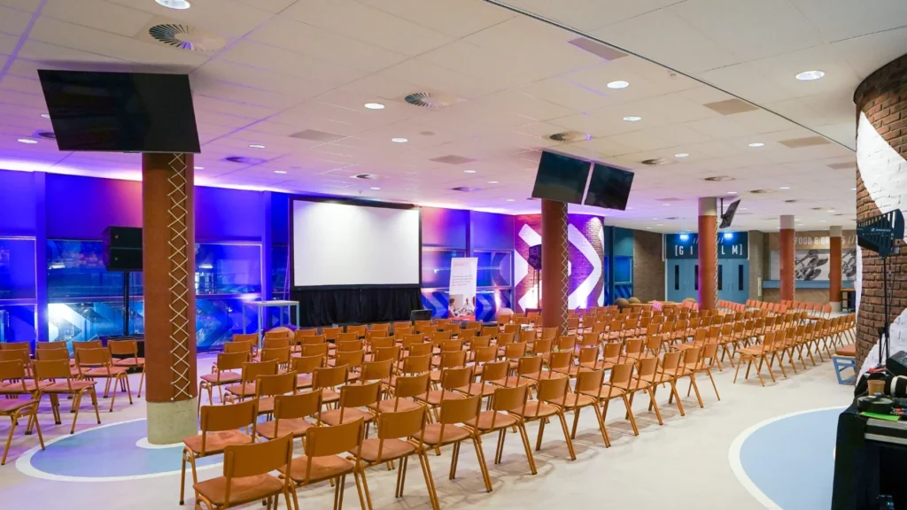 Omnisport Apeldoorn - Promenade - Theateropstelling