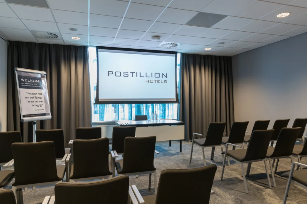 Postillion Hotel & Convention Centre Amsterdam – 10 – Postillion-Convention-Centre-Amsterdam-room-9