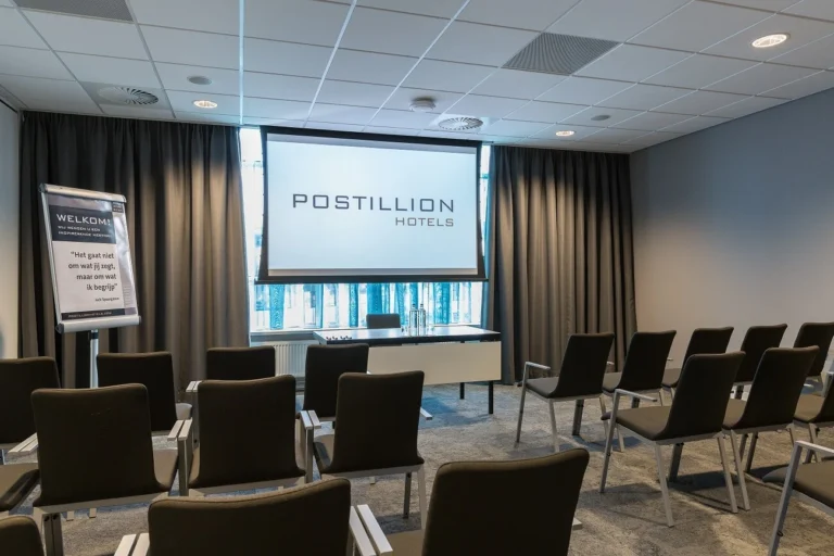Postillion Hotel & Convention Centre Amsterdam – 12 – Postillion-Convention-Centre-Amsterdam-room-9.