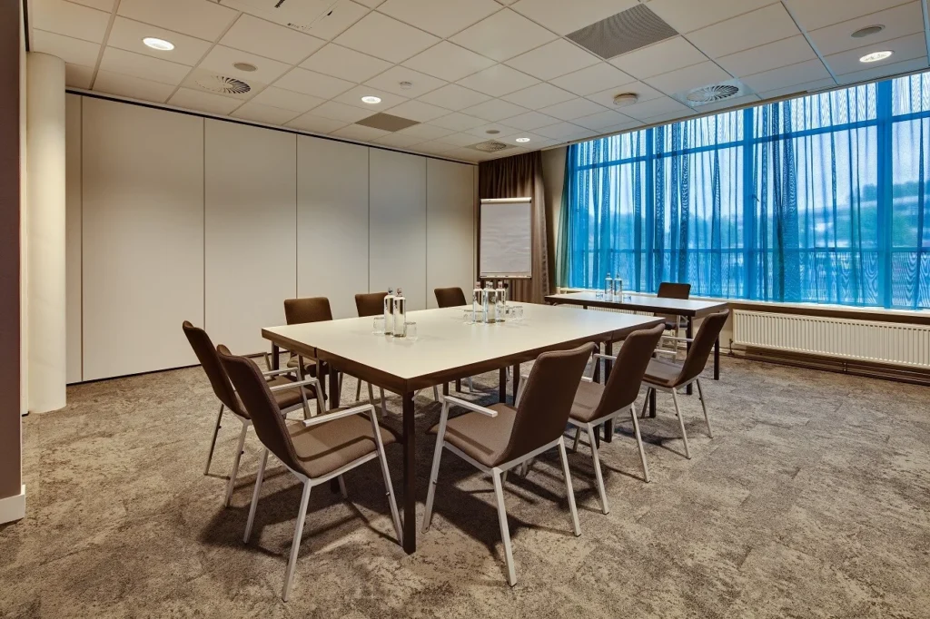 Postillion Hotel & Convention Centre Amsterdam – 17 – Postillion-Convention-Centre-Amsterdam-room-7.