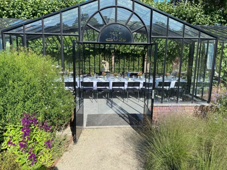 Singer Laren — Glasshouse — Photo 1