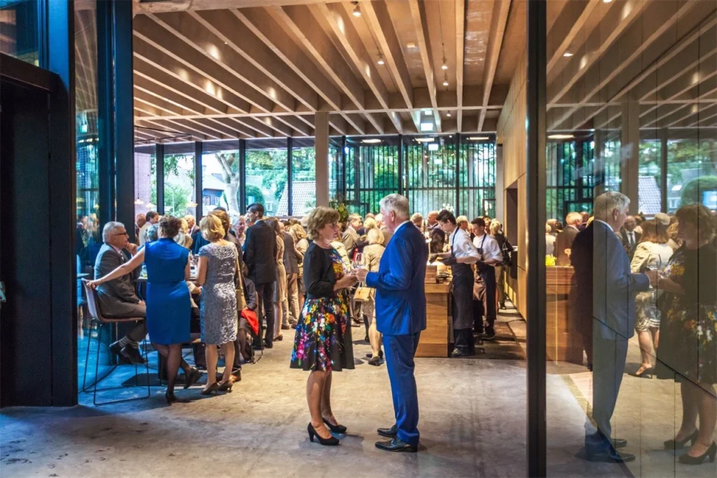 Singer Laren — Entrance and reception 6